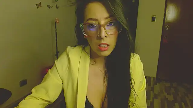 ella peck online show from December 2, 2025, 4:58 am