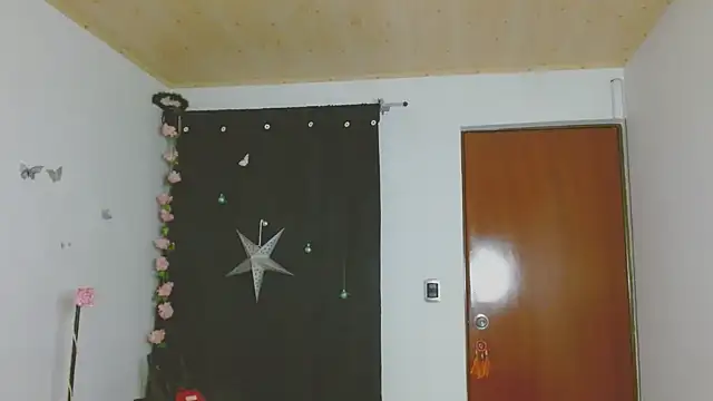 Snapshot of ella_peck chatting on February 24, 2026, 4:57 am ella peck online show from February 24, 2026, 4:57 am