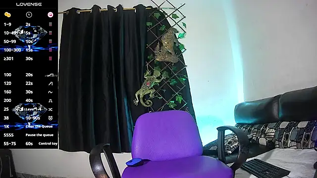 vale bunny23 online show from November 12, 2025, 2:15 am