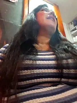 Sophie-hatter online show from May 29, 2026, 2:01 pm