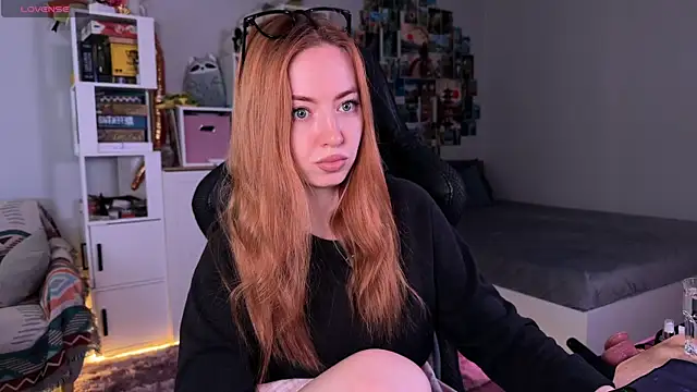 LinaWitch online show from November 7, 2025, 10:31 am