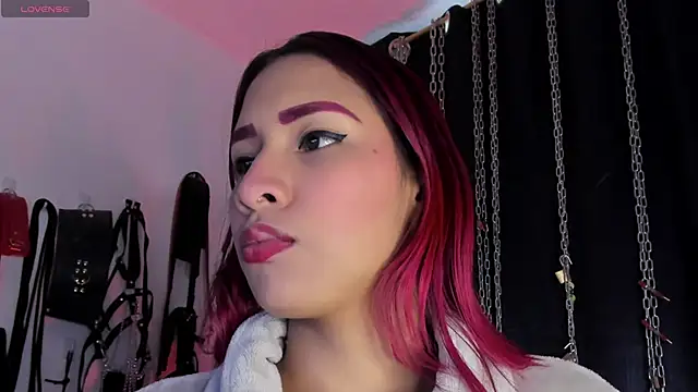 charrlotte quinn online show from June 1, 2026, 12:38 pm