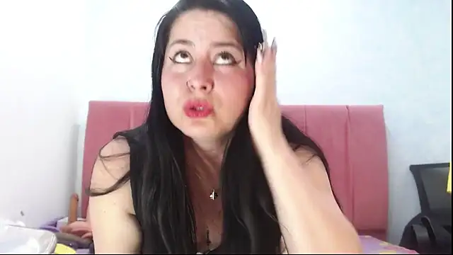 agathacorlincm101 online show from November 9, 2025, 8:35 pm