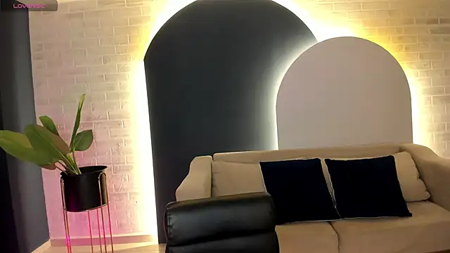 MollySundersX online show from December 2, 2025, 8:43 pm