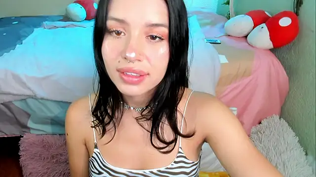 Snapshot of MiaaRose chatting on February 4, 2026, 6:36 pm MiaaRose online show from February 4, 2026, 6:36 pm