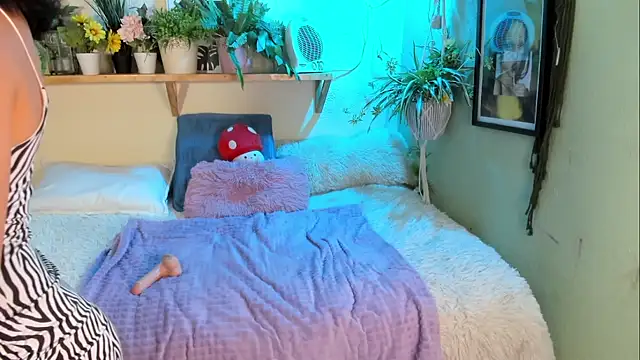 MiaaRose online show from November 20, 2025, 9:36 pm