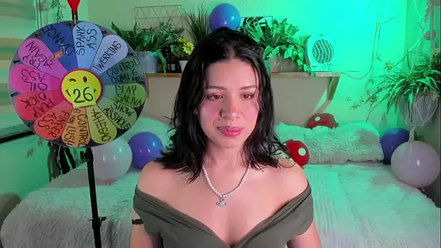 MiaaRose online show from December 3, 2025, 7:24 pm