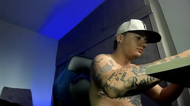 male pussy online show from December 22, 2025, 5:24 pm