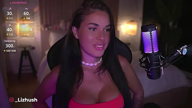 Snapshot of Lizhush_ chatting on January 6, 2025, 6:52 pm Lizhush  online show from January 6, 2025, 6:52 pm