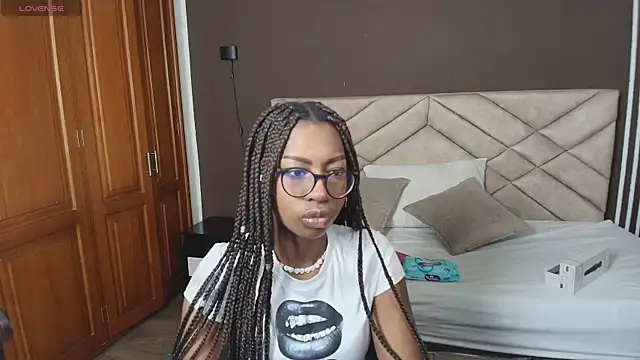 Raquel jones online show from November 8, 2025, 11:36 am