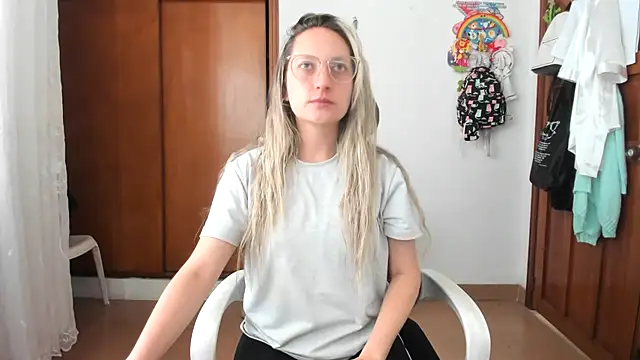 Snapshot of Adele_johnsonn1 chatting on October 15, 2025, 2:58 pm Adele johnsonn1 online show from October 15, 2025, 2:58 pm