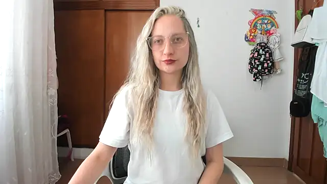 Snapshot of Adele_johnsonn1 chatting on October 30, 2025, 3:42 pm Adele johnsonn1 online show from October 30, 2025, 3:42 pm