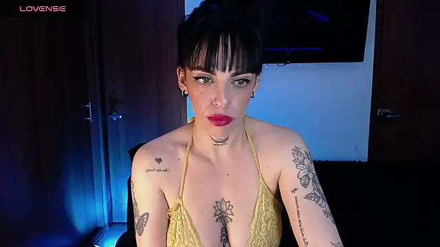 violett honney online show from November 8, 2025, 4:49 am