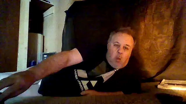 Nightshade7712 online show from November 7, 2025, 6:45 pm