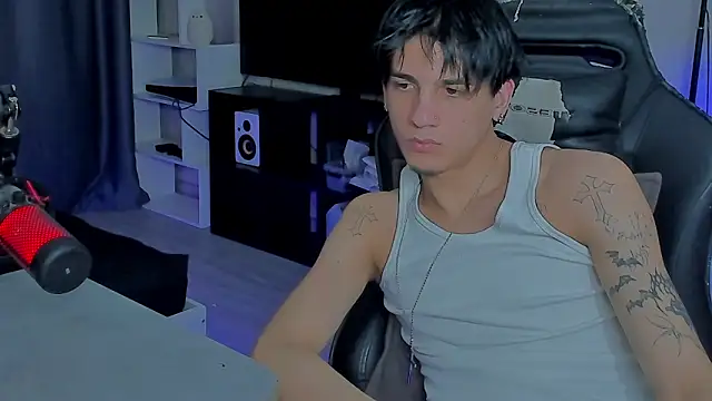 MarkBrowniii online show from December 23, 2025, 6:56 am