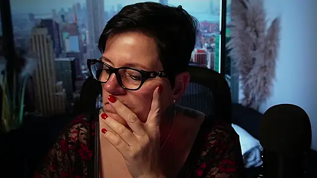 ninarandmann online show from November 9, 2025, 6:01 pm