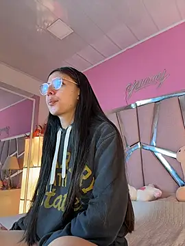 Bonniepark online show from April 27, 2026, 2:04 pm