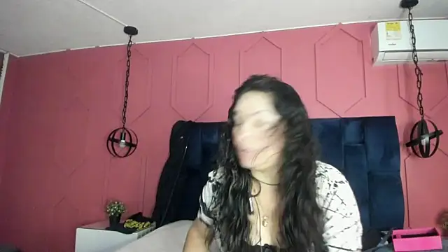 hanny milf online show from May 28, 2026, 12:22 pm