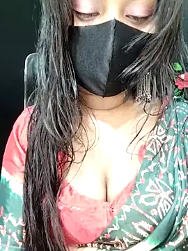 Idhika Paul online show from November 2, 2025, 6:35 pm