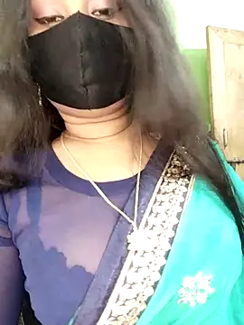 Idhika Paul online show from March 2, 2026, 6:36 am