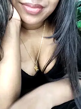 Idhika Paul online show from December 21, 2025, 10:43 pm