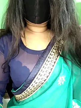 Idhika Paul online show from March 8, 2026, 2:04 am