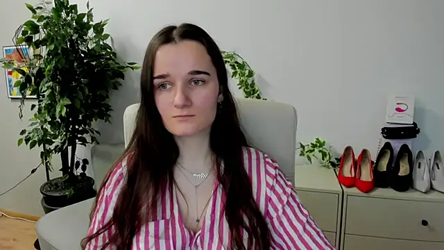 Snapshot of KateDelight chatting on February 19, 2026, 2:47 pm KateDelight online show from February 19, 2026, 2:47 pm