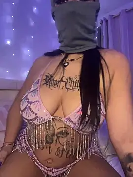 kamila french online show from December 14, 2025, 9:53 pm