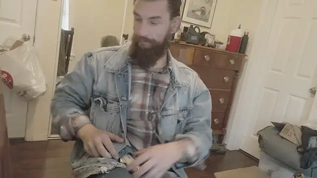 Armyexhibitionistvet online show from September 16, 2025, 2:01 am