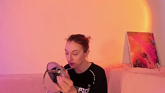 Snapshot of CrystalRey chatting on February 1, 2025, 4:24 am CrystalRey online show from February 1, 2025, 4:24 am