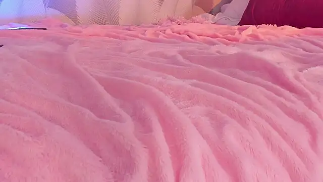 Snapshot of CrystalRey chatting on March 6, 2025, 8:19 am CrystalRey online show from March 6, 2025, 8:19 am