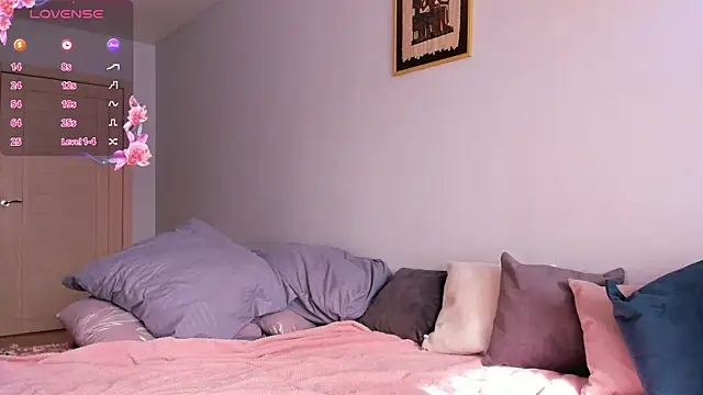 Snapshot of CrystalRey chatting on September 14, 2025, 5:30 am CrystalRey online show from September 14, 2025, 5:30 am