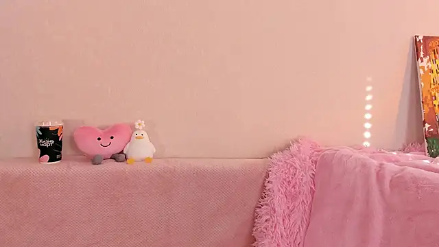 Snapshot of CrystalRey chatting on February 10, 2025, 5:03 am CrystalRey online show from February 10, 2025, 5:03 am