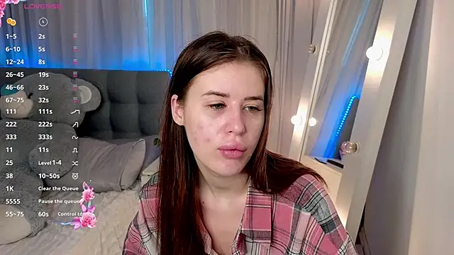 Snapshot of Milkissss chatting on March 27, 2026, 5:38 am Milkissss online show from March 27, 2026, 5:38 am