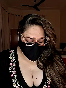 SEXY-Sardarni online show from February 10, 2025, 3:32 pm