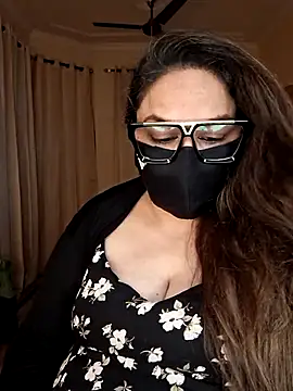 SEXY-Sardarni online show from July 5, 2026, 2:57 pm