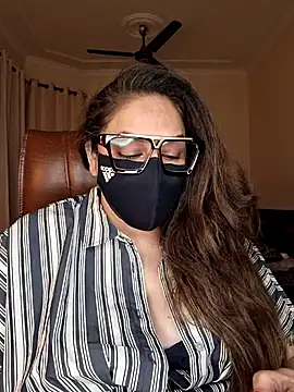SEXY-Sardarni online show from August 4, 2026, 2:21 pm
