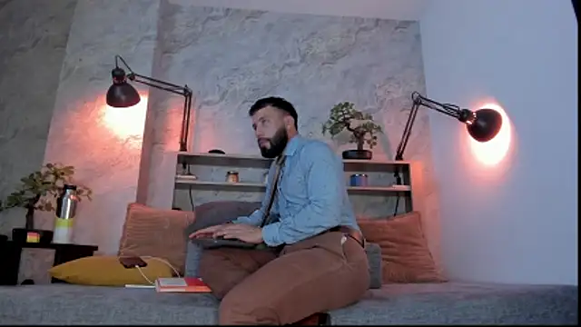 Snapshot of bruno_woods chatting on December 19, 2025, 12:14 am bruno woods online show from December 19, 2025, 12:14 am