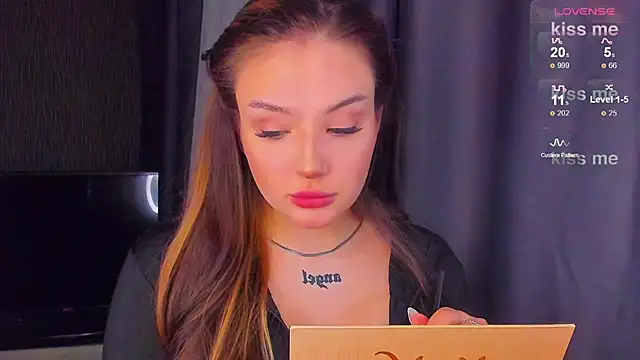 Snapshot of little_m0use chatting on March 22, 2025, 1:41 pm little m0use online show from March 22, 2025, 1:41 pm