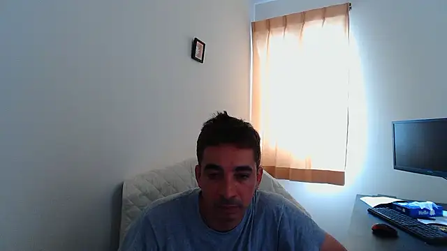 Snapshot of Latineirajp chatting on June 9, 2026, 2:01 am Latineirajp online show from June 9, 2026, 2:01 am