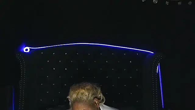 Snapshot of msyvette1970@xh chatting on March 13, 2025, 5:00 am msyvette1970xh online show from March 13, 2025, 5:00 am