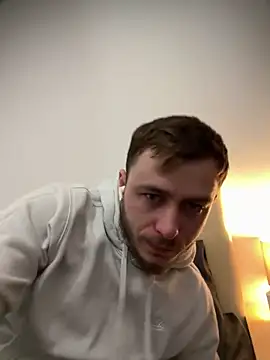 Julian128 online show from March 3, 2025, 10:10 pm