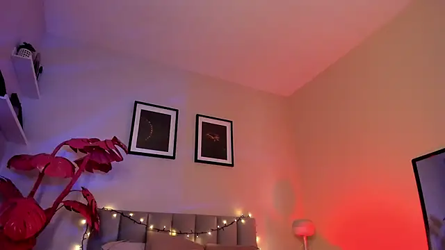 Violetta Nur online show from February 25, 2026, 9:25 pm