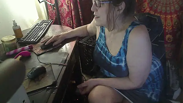 Snapshot of Ireallysquirt chatting on February 18, 2026, 1:25 am Ireallysquirt online show from February 18, 2026, 1:25 am