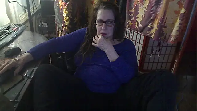 Snapshot of Ireallysquirt chatting on March 18, 2026, 1:31 am Ireallysquirt online show from March 18, 2026, 1:31 am