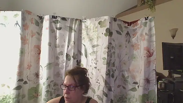 Snapshot of Ireallysquirt chatting on April 3, 2026, 12:39 am Ireallysquirt online show from April 3, 2026, 12:39 am