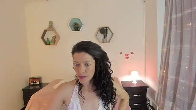 Snapshot of Paloma_victory chatting on June 7, 2026, 7:19 pm Paloma victory online show from June 7, 2026, 7:19 pm