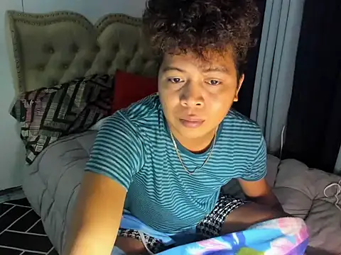 Snapshot of asian_sweetboy chatting on December 5, 2025, 5:33 pm asian sweetboy online show from December 5, 2025, 5:33 pm