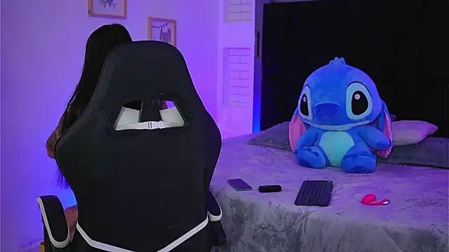 Marianamonroe  online show from April 9, 2026, 11:38 am