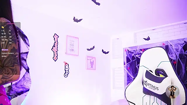 Marianamonroe  online show from October 24, 2025, 7:13 pm